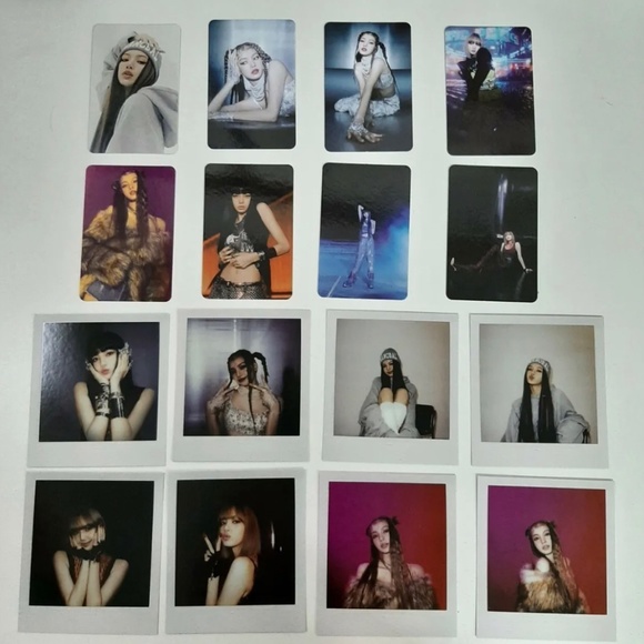 Lisa 1st album photocards - Picture 1 of 1